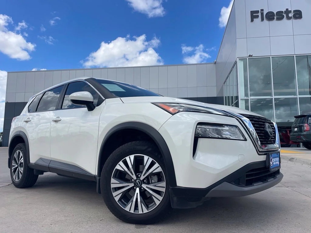 Used 2023 White Nissan SV image 1