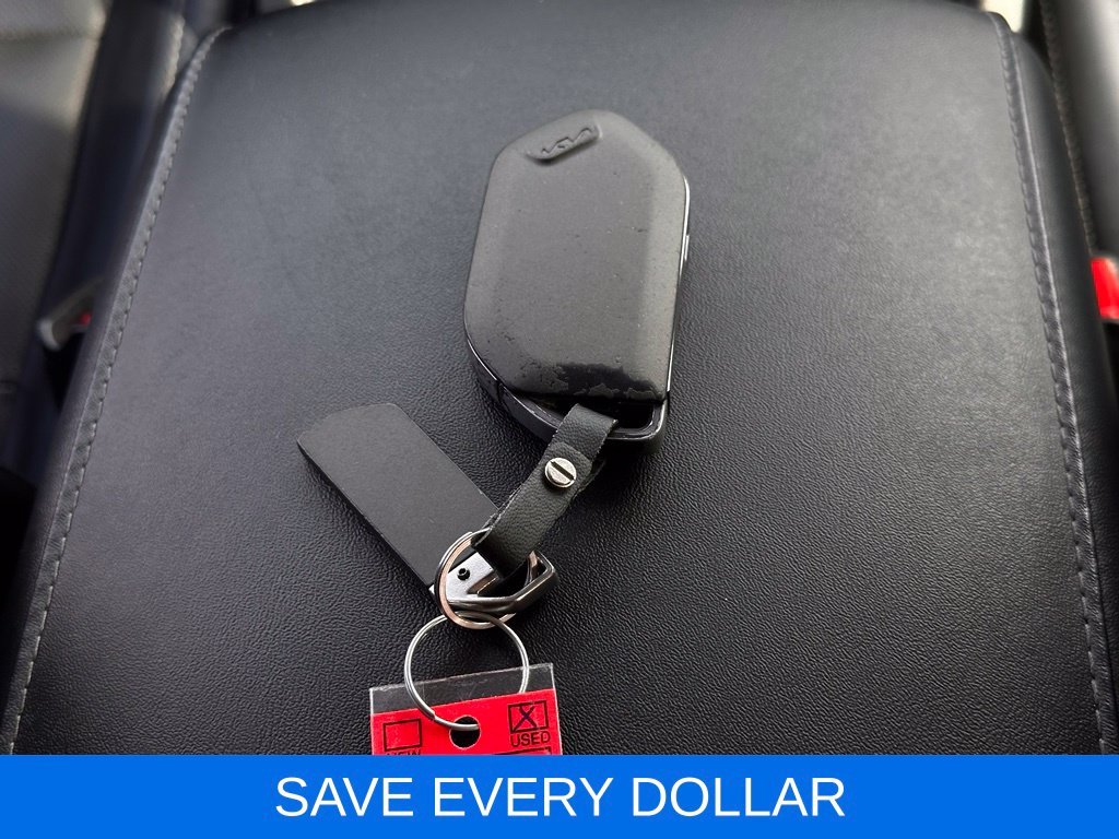 Used 2023 Red Kia S image 23