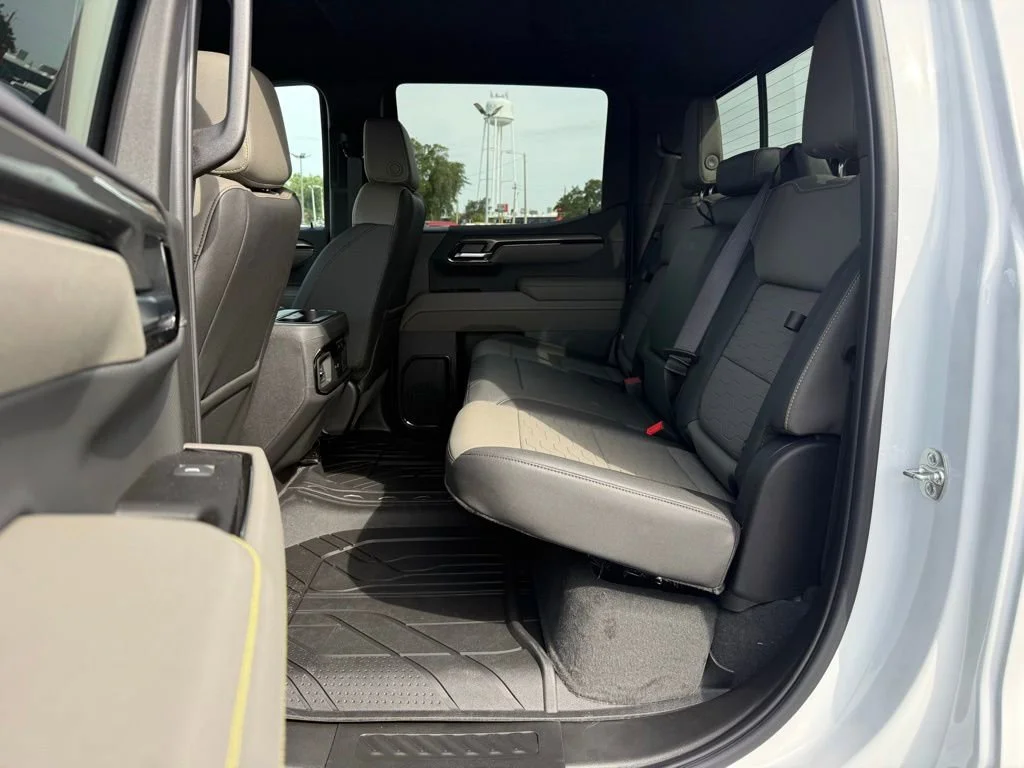 2026 Chevrolet Silverado 1500 ZR2 - Photo 12
