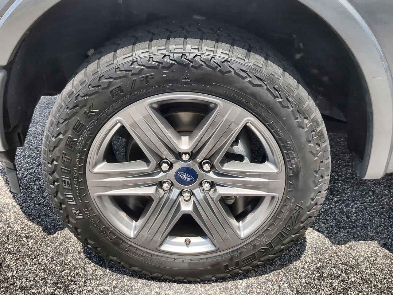 Used 2020 Silver Ford XL image 32