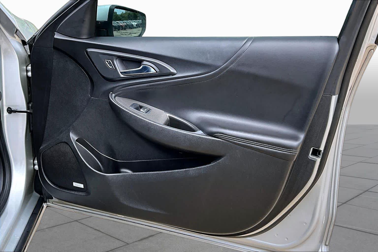 Used 2017 Silver Ice Metallic Chevrolet LT image 23