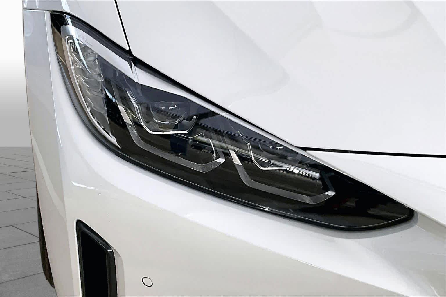 Used 2024 Mineral White Metallic BMW eDrive35 image 27