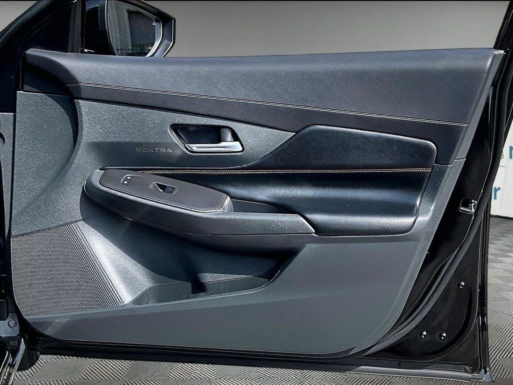 Used 2026 Super Black Nissan SR image 12