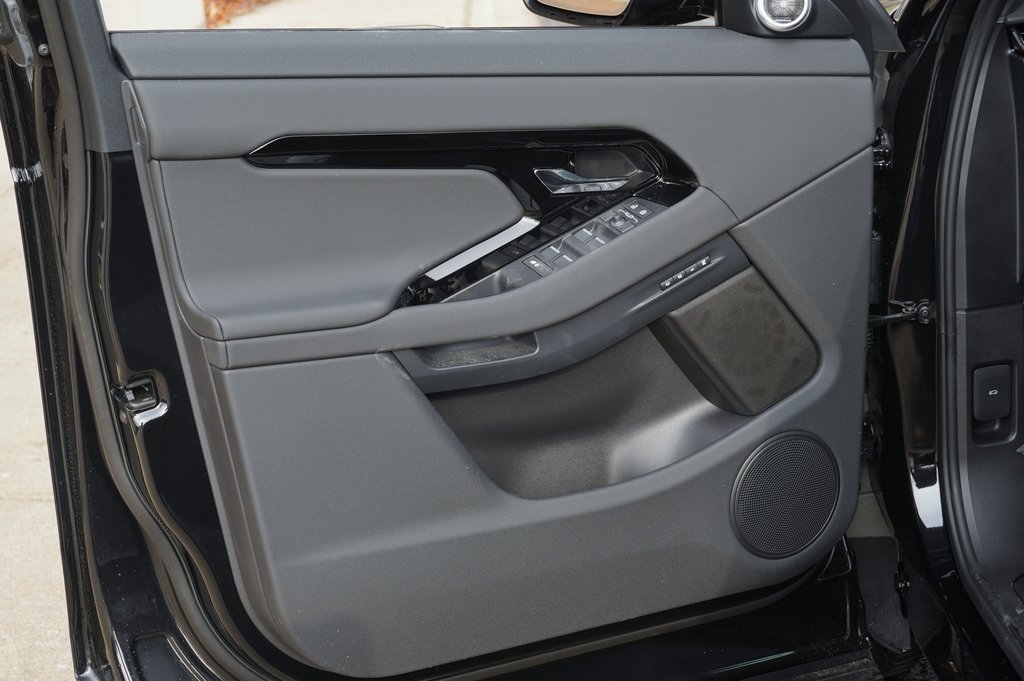 2026 LAND ROVER RANGE ROVER EVOQUE - Image 9