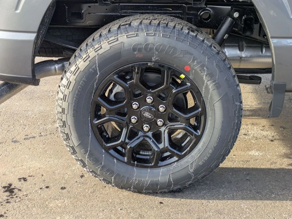 New 2026 Carbonized Gray Metallic Ford XLT image 16