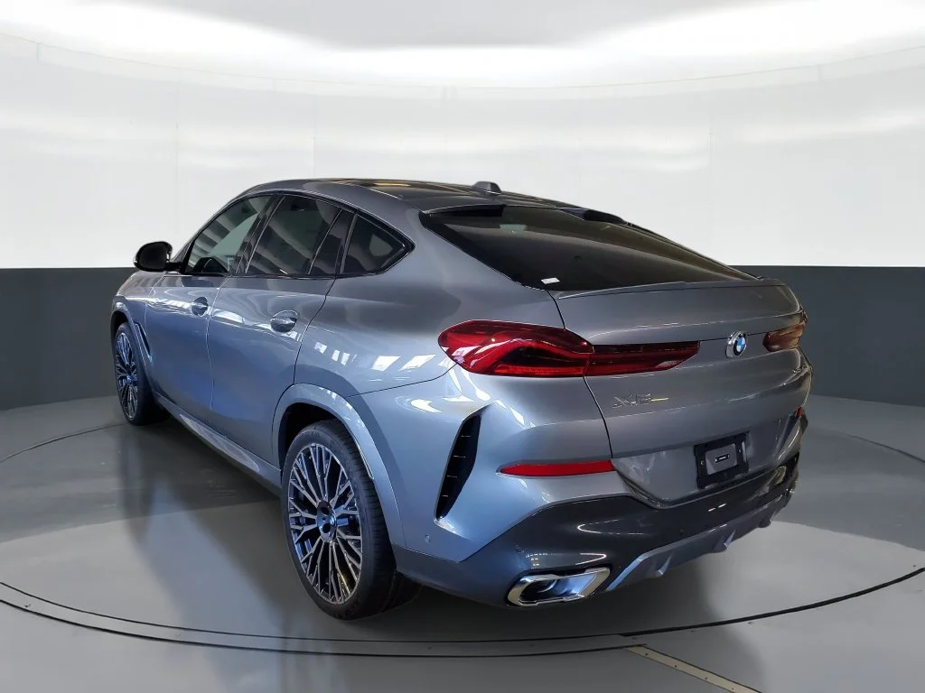 New 2027 Skyscraper Grey Metallic BMW xDrive40i image 4