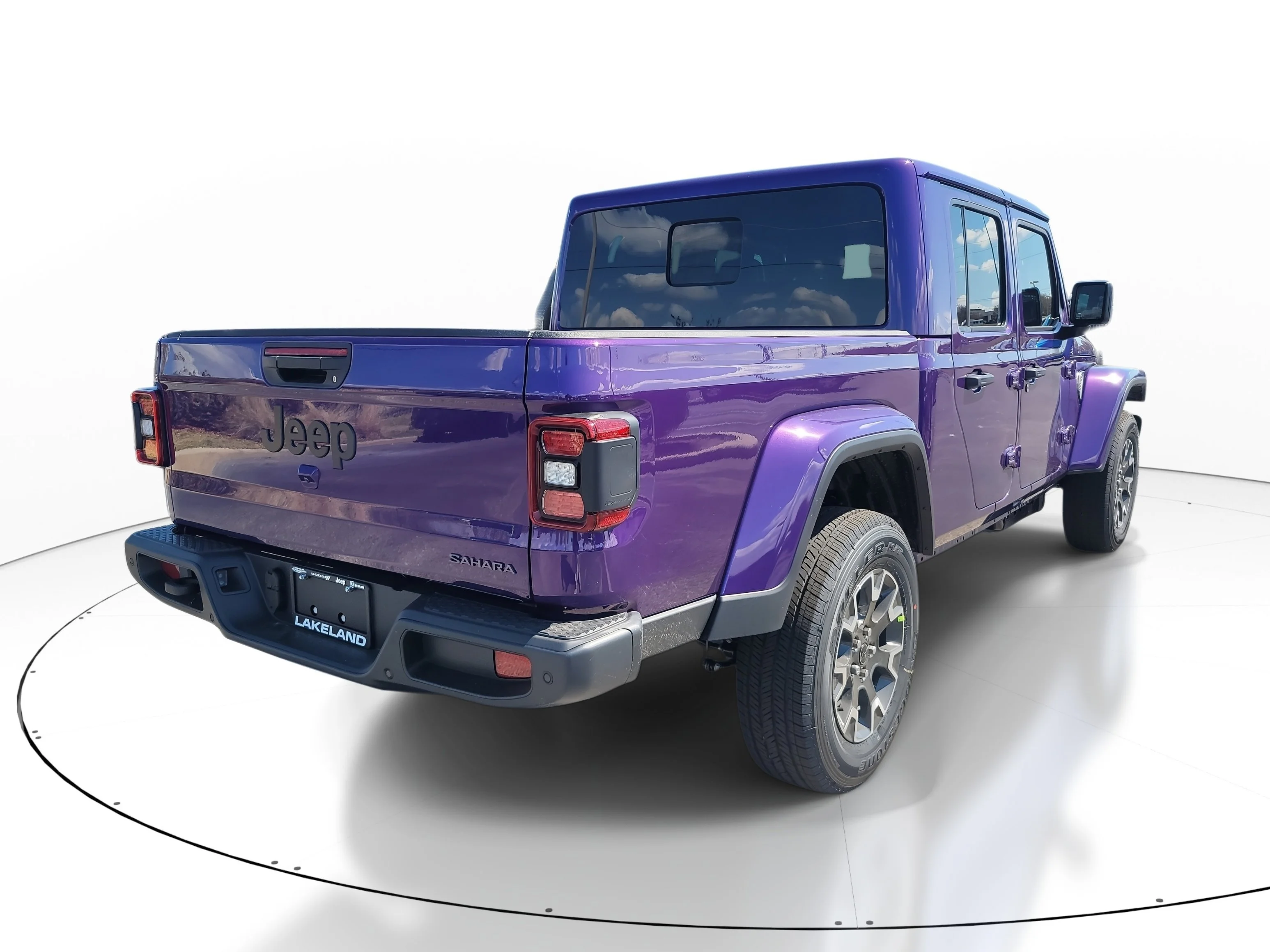New 2026 Reign Jeep Sahara image 6