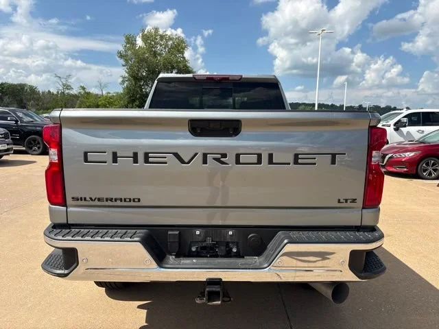 2024 Chevrolet Silverado 2500HD LTZ - Photo 4
