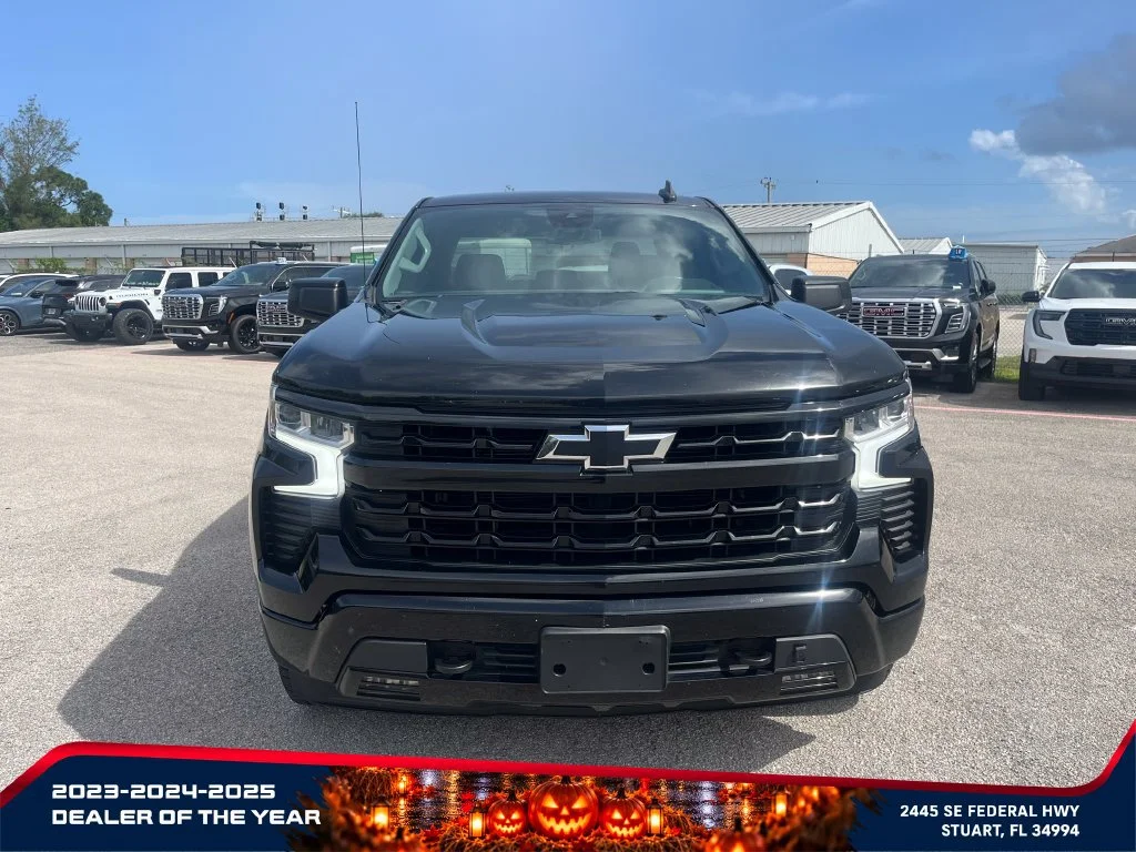 Used 2023 BLACK Chevrolet RST image 2