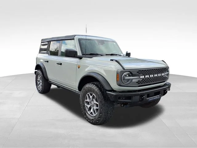 Used 2021 Green Ford Badlands image 11
