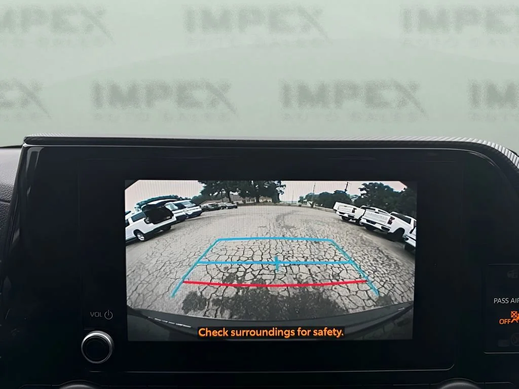 Used 2023  Toyota L image 23