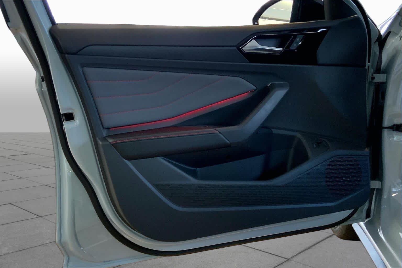 New 2026 Monument Gray w/Deep Black Roof Volkswagen Autobahn image 9
