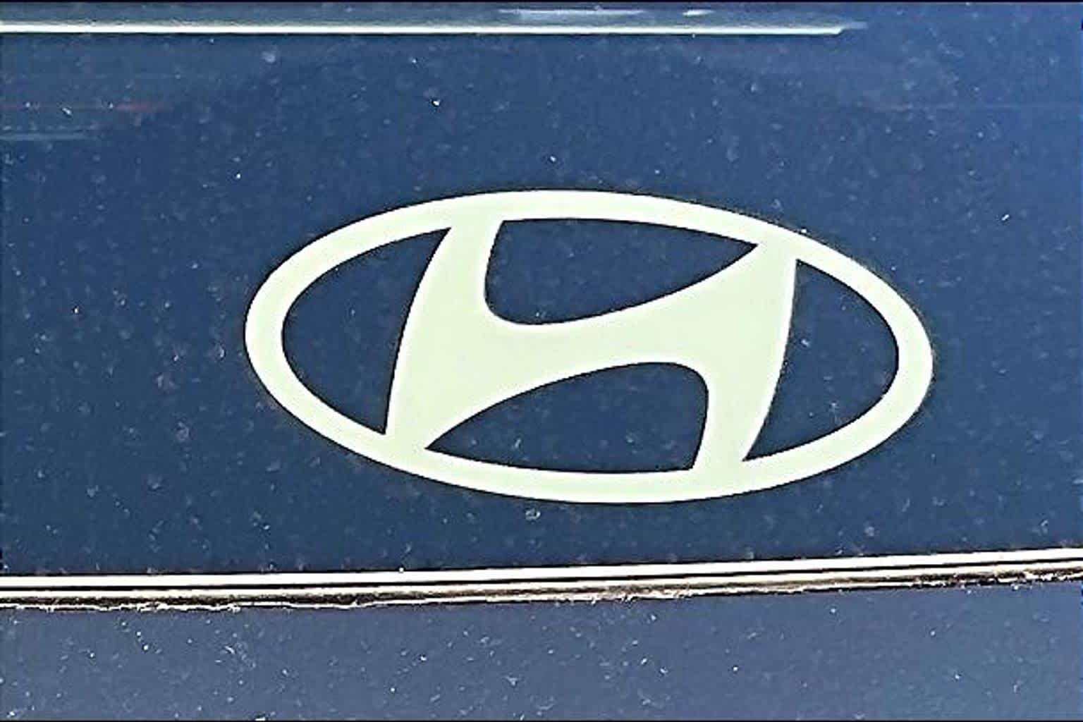 Used 2026 Phantom Black Hyundai SEL image 10