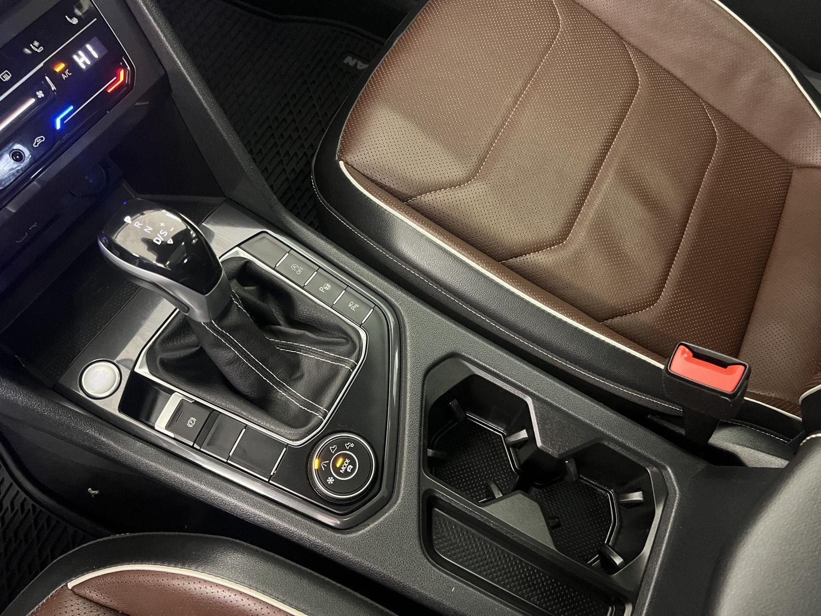 2022 Volkswagen Tiguan SEL R-LINE - Photo 26