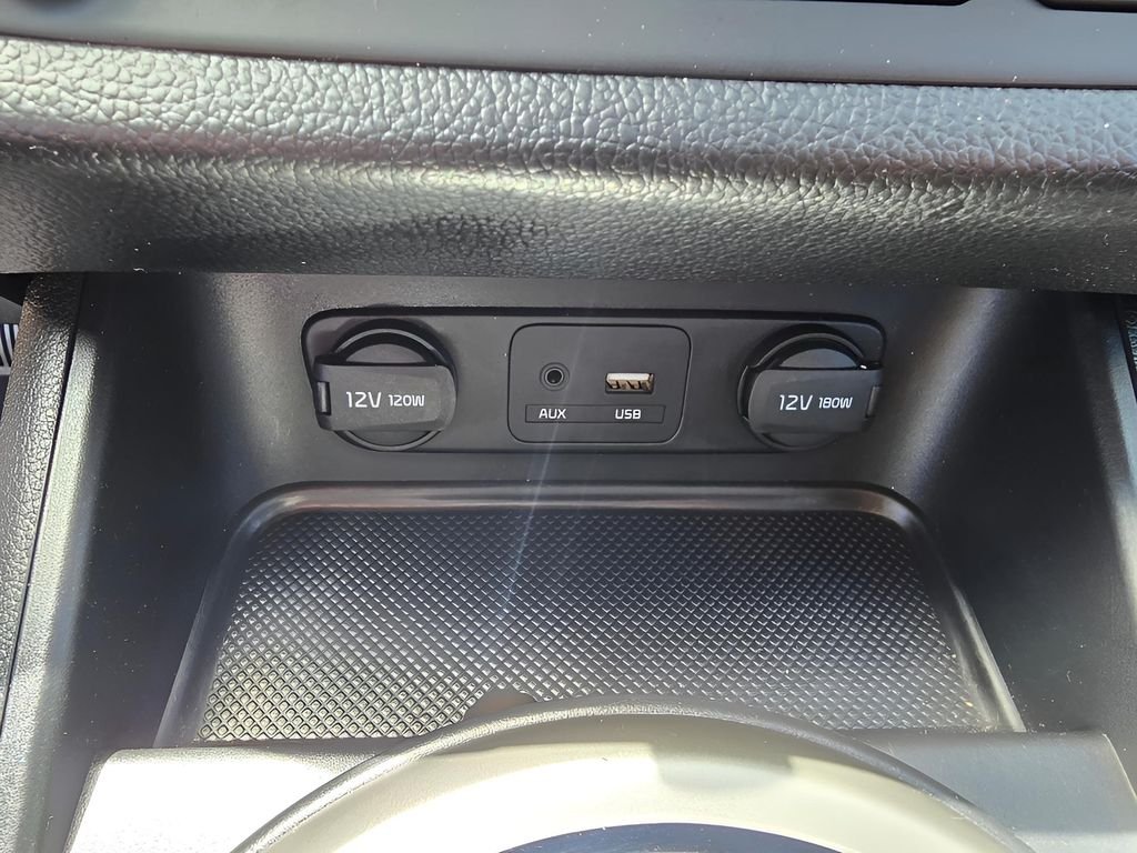 Used 2016 Mineral Silver Kia LX image 19