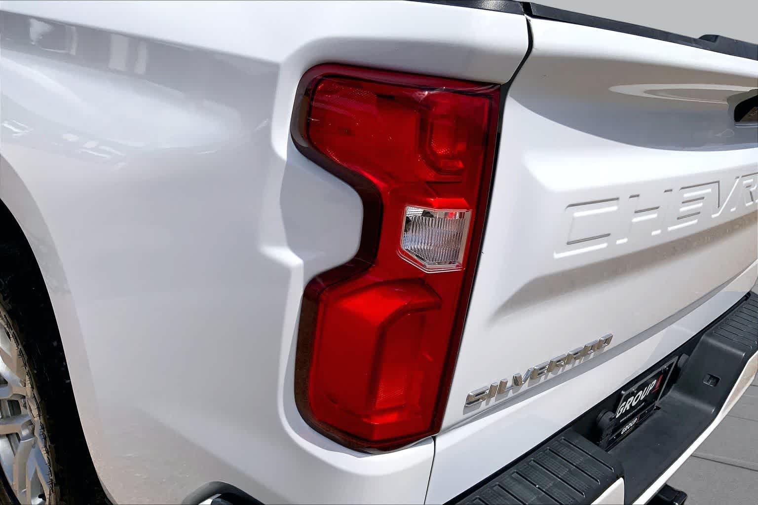 Used 2020 Summit White Chevrolet RST image 29