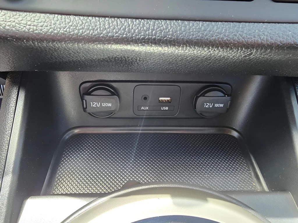 Used 2016 Mineral Silver Kia LX image 19