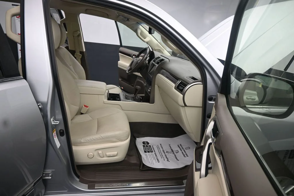 Used 2019 Silver Lexus 460 image 23