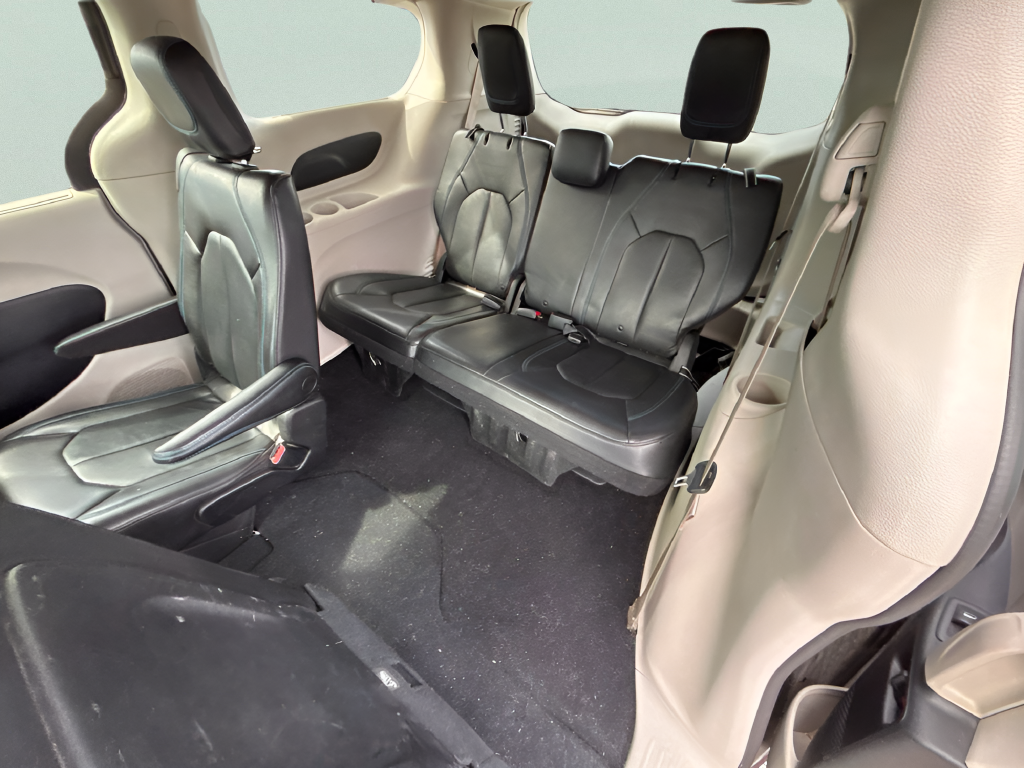 Used 2021 Gray Chrysler Touring L image 22