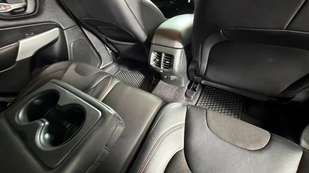 Used 2017 Silver Jeep Trailhawk 4x4 image 29