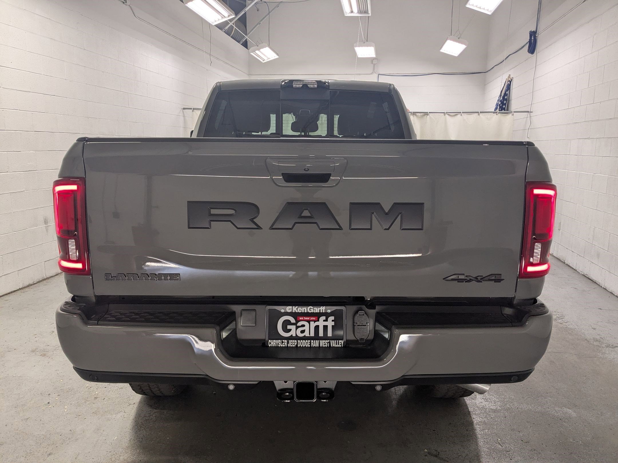 New 2026 Ceramic Gray Clear-Coat Exterior Paint RAM Laramie image 5