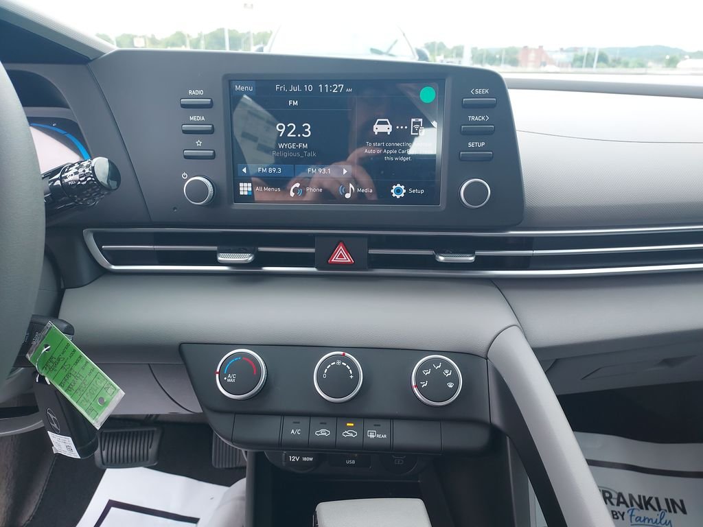 New 2026 White Hyundai SE image 18