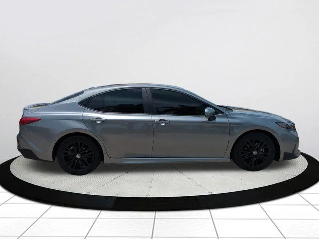 Used 2025  Toyota SE image 2
