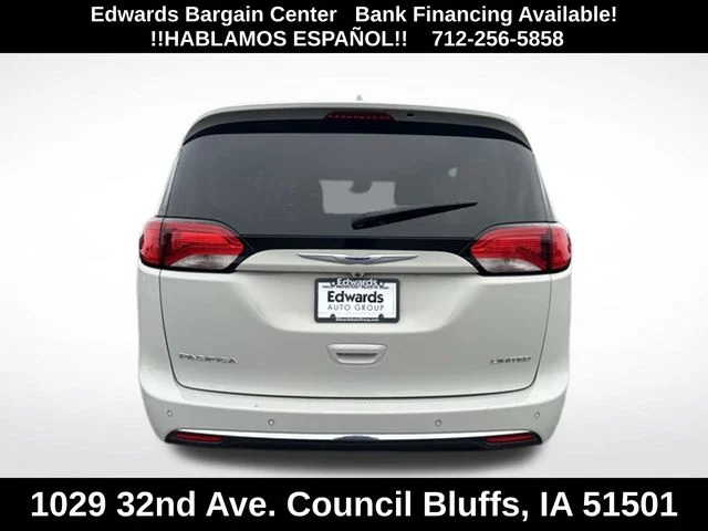 Used 2020 White Chrysler Limited image 6