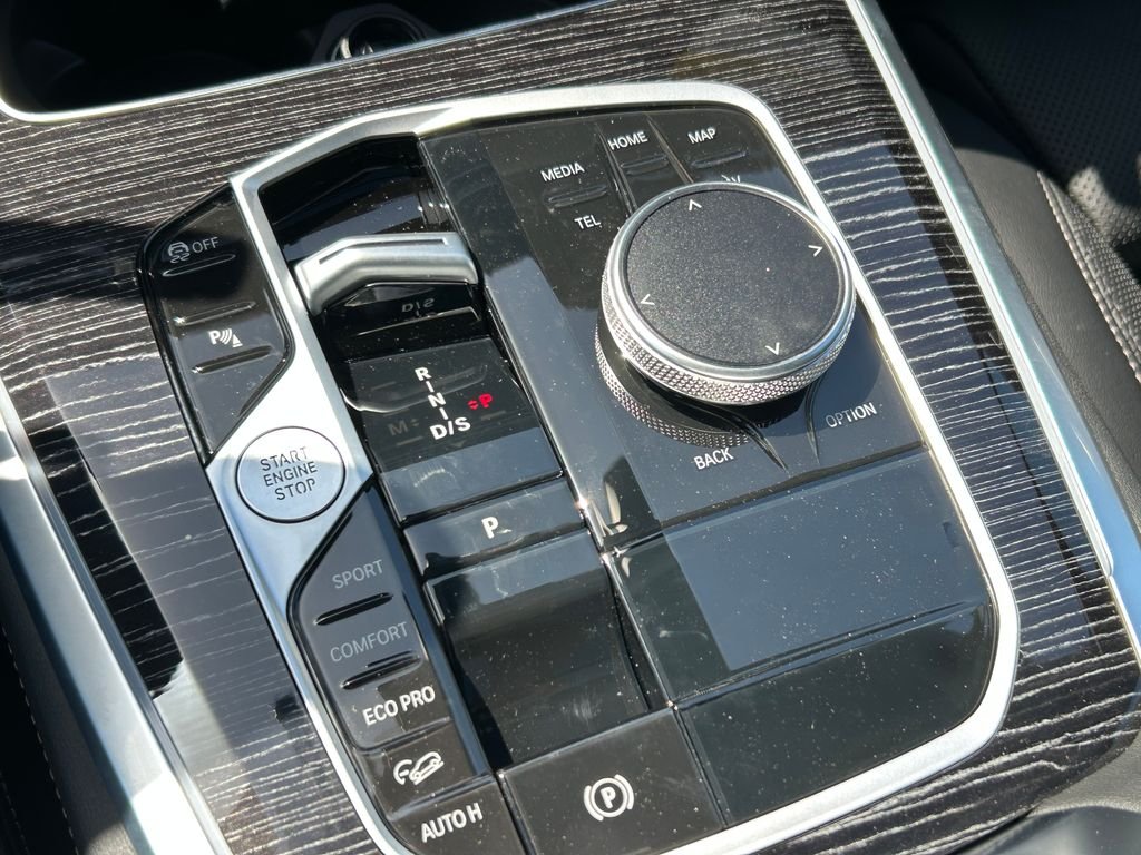 New 2026 Carbon Black Metallic BMW xDrive40i image 28
