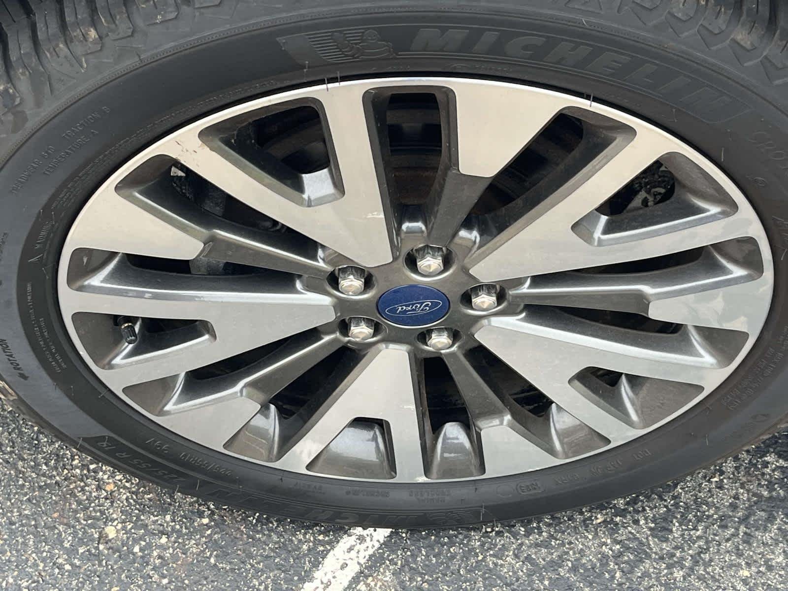Used 2020  Ford Titanium Hybrid image 14
