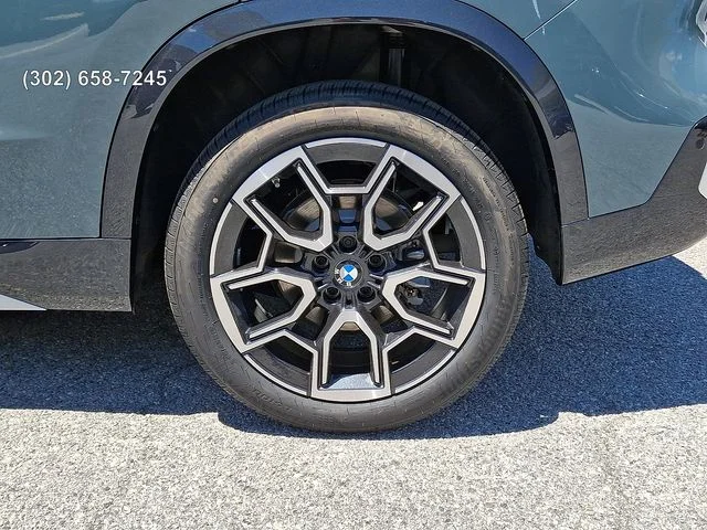 New 2026 Cape York Green Metallic BMW xDrive28i image 8