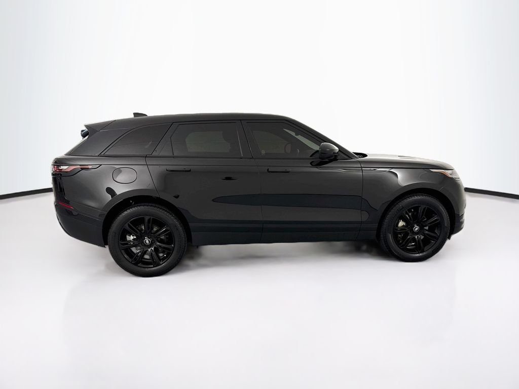 Used 2022 Black Land Rover S image 4