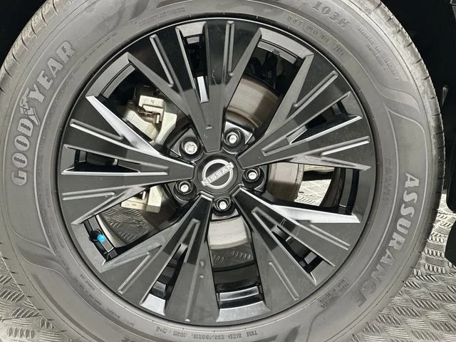 Used 2023 White Nissan SV image 10