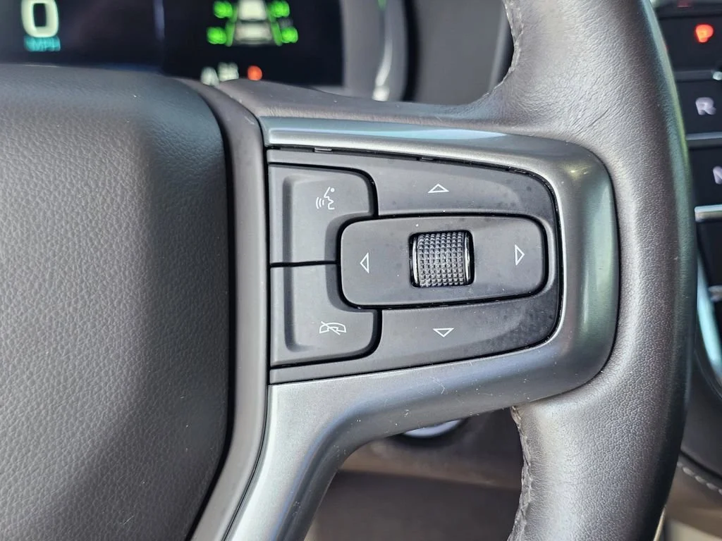 Used 2023 Summit White Chevrolet Z71 image 22