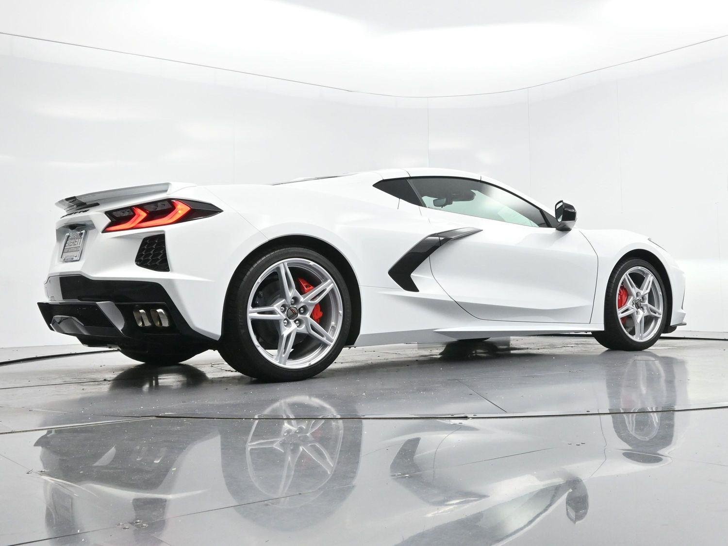 Used 2024 Arctic White Chevrolet 1LT image 45