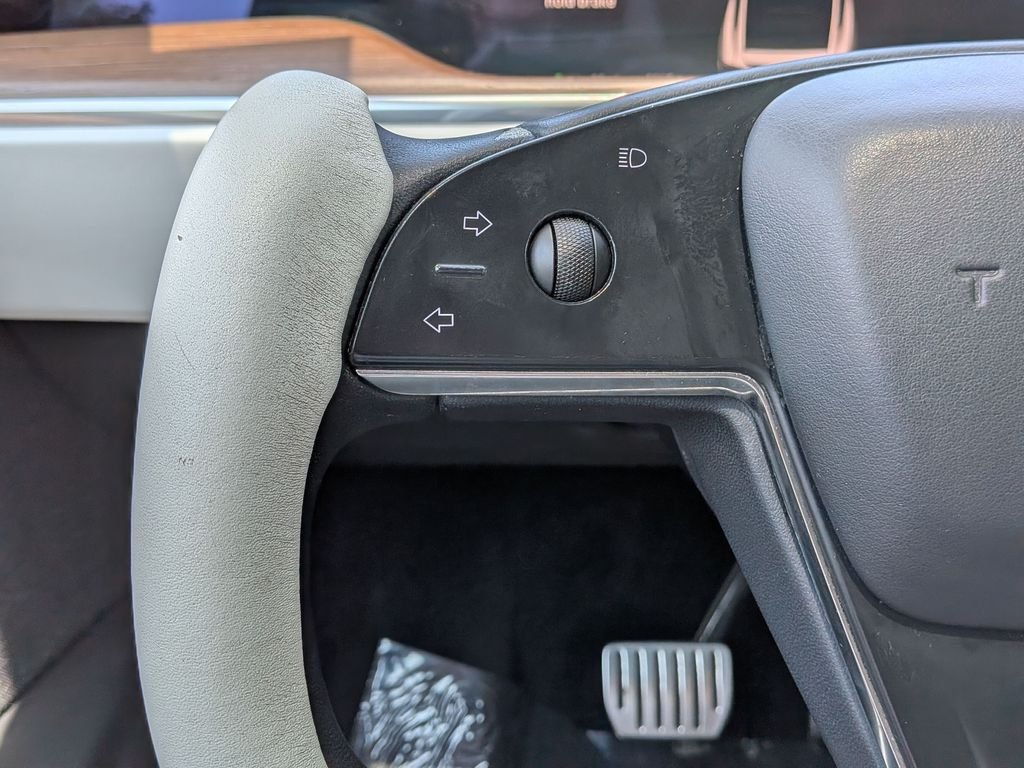 Used 2023 White Tesla Standard Range image 21