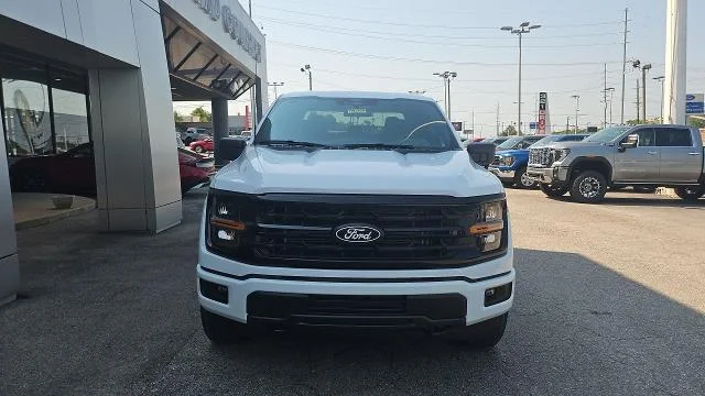 New 2026 Oxford White Ford XLT 4WD image 29