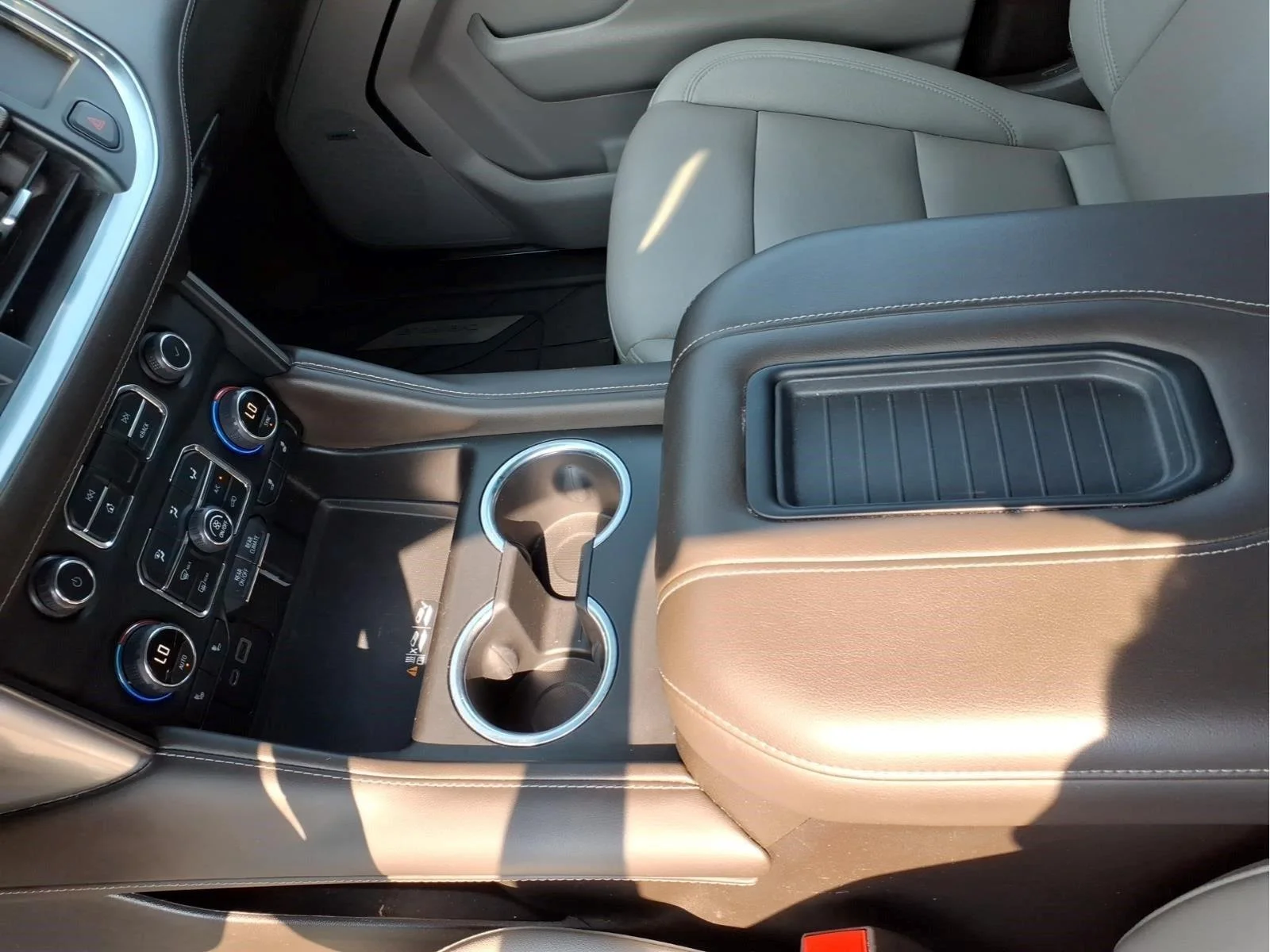 Used 2022 Summit White Chevrolet LT image 25