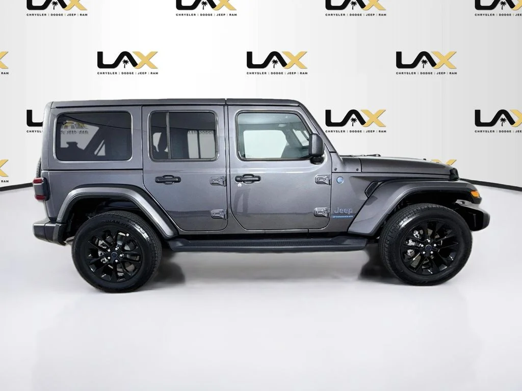 Used 2025 Gray Jeep Sahara 4xe image 8