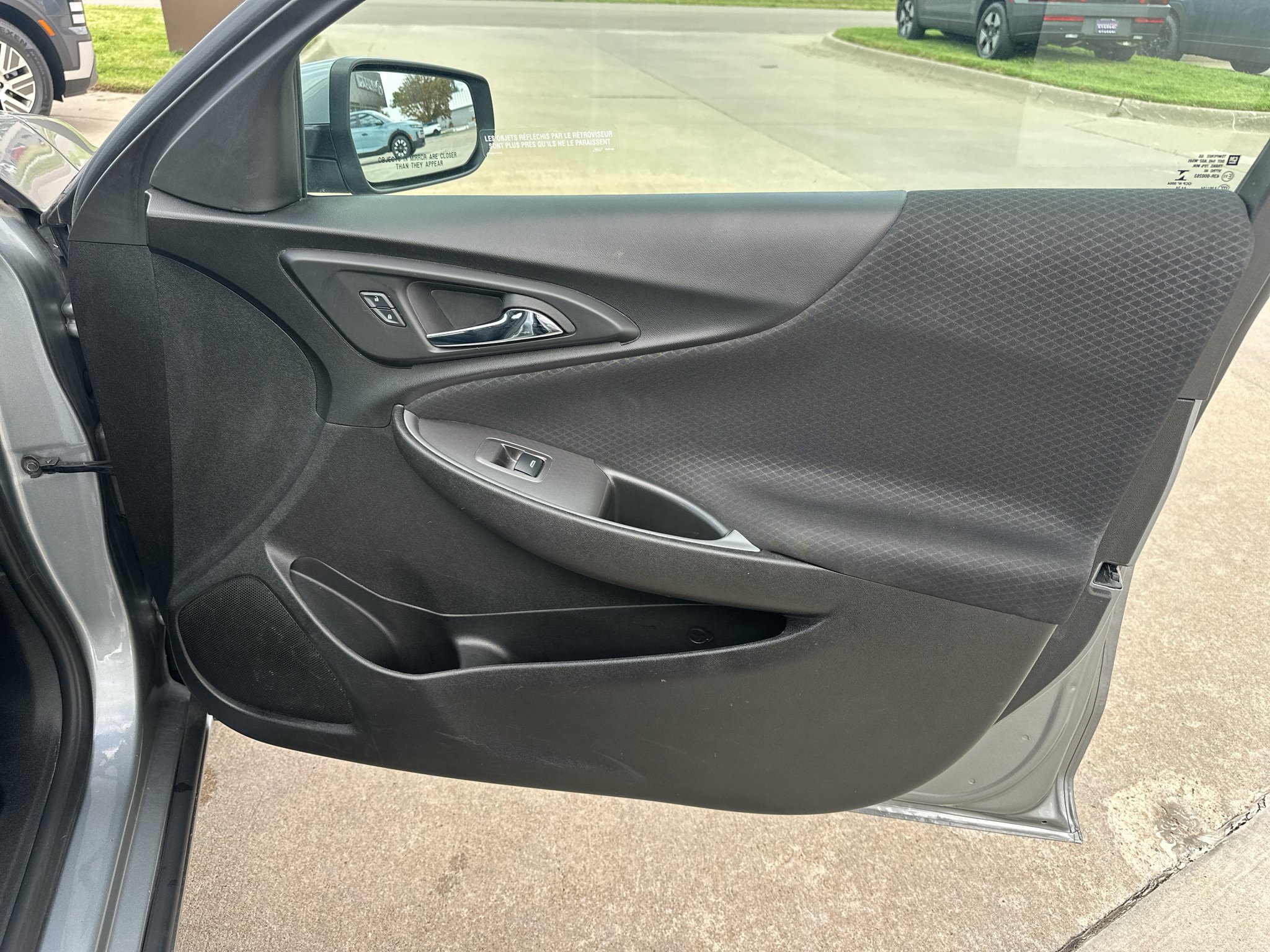 Used 2024 Sterling Grey Metallic Chevrolet LT (1LT) image 29