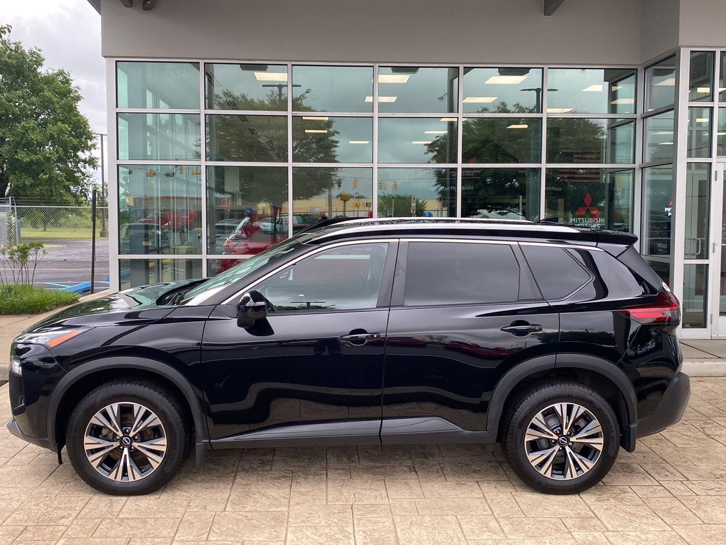 Certified Used 2023 Super Black Nissan SV image 4