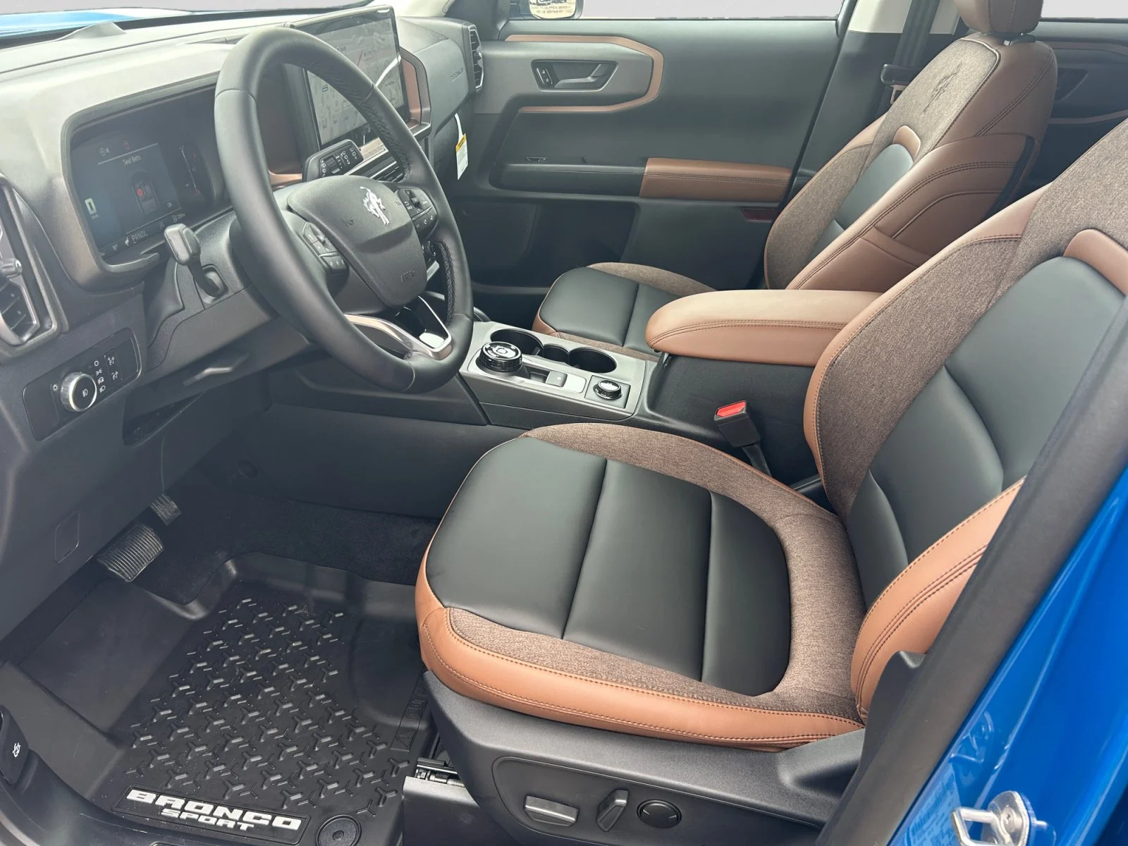 New 2026 Velocity Blue Metallic Ford Outer Banks image 13