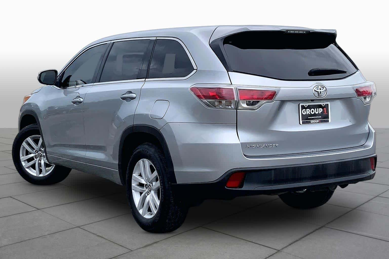Used 2016 Silver Sky Metallic Toyota LE image 12