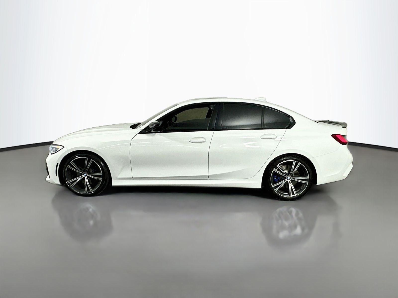 Used 2021 Alpine White BMW 330i image 4