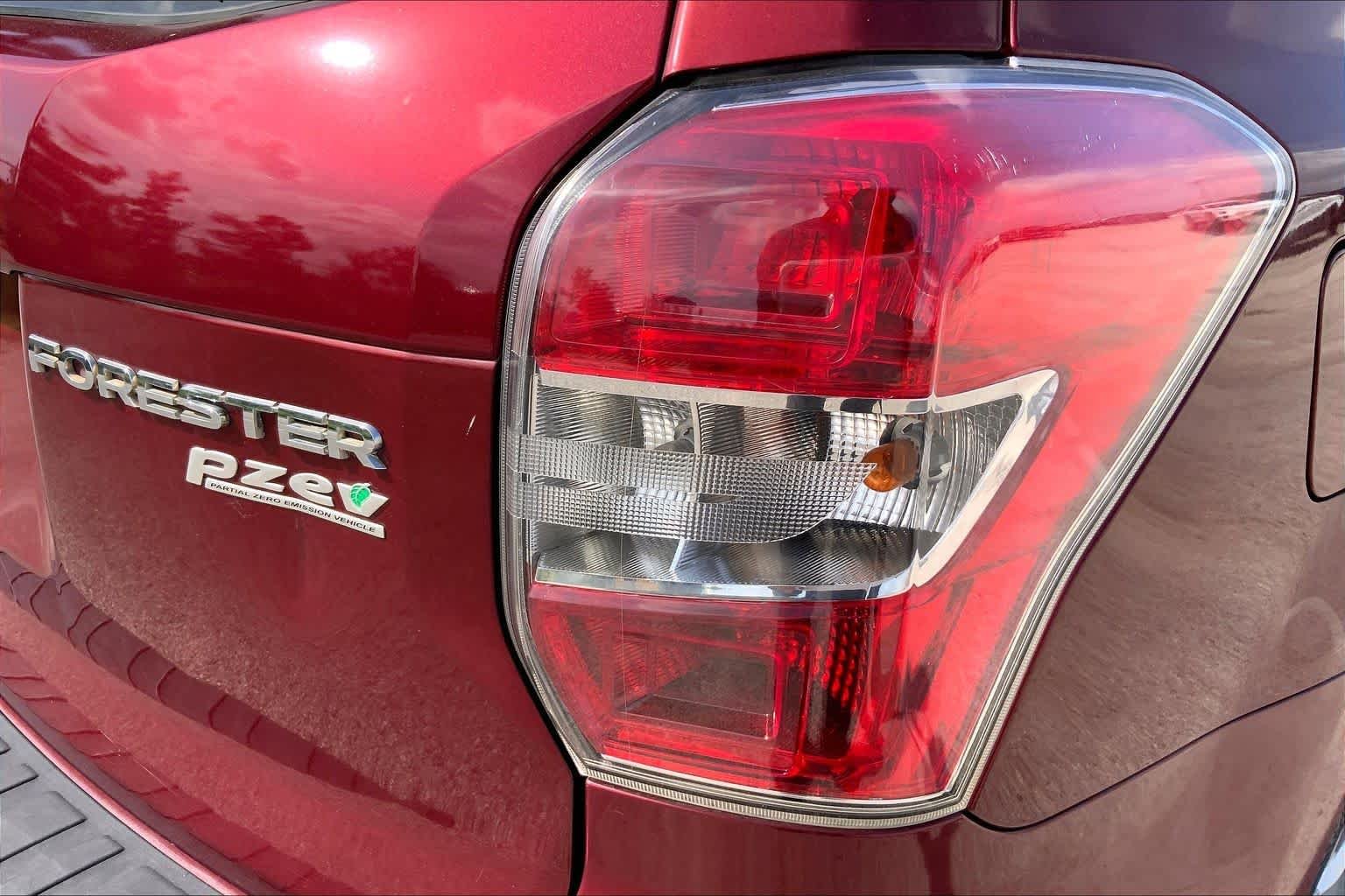 Used 2015 Venetian Red Pearl Subaru 2.5i Premium image 30