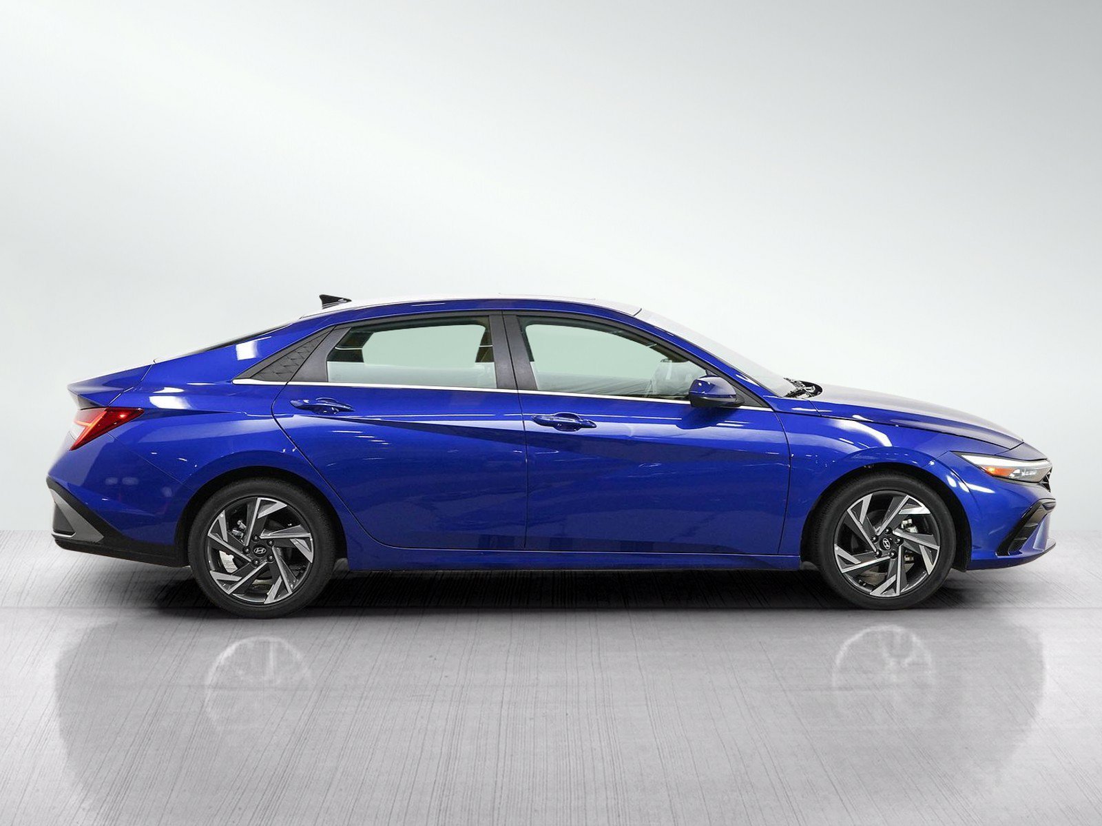 Used 2025 Intense Blue Hyundai SEL Convenience IVT image 7