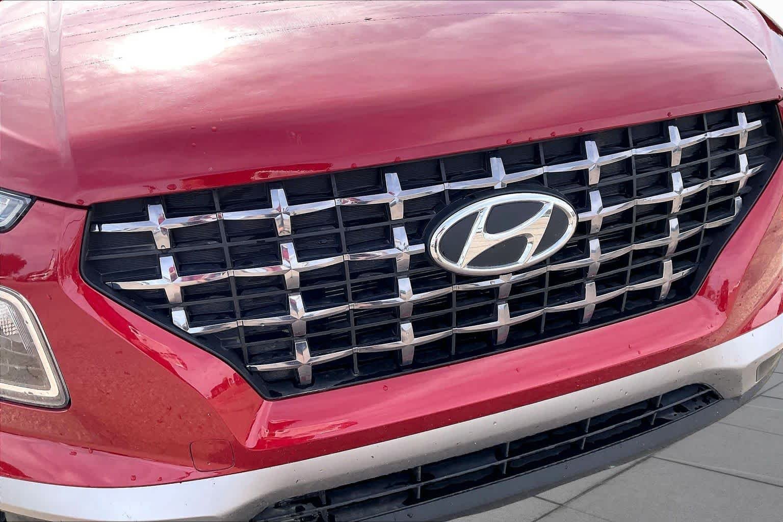 Used 2025 Red Hyundai SEL image 29