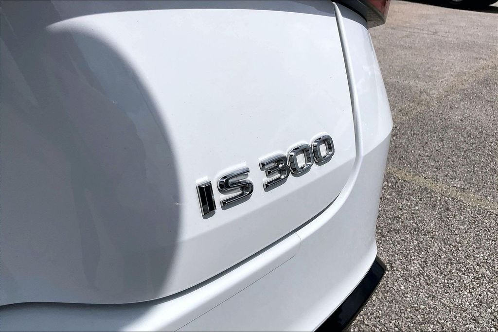 Used 2024 White Lexus 300 image 21