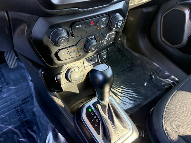 Used 2023 Black Jeep Latitude image 21