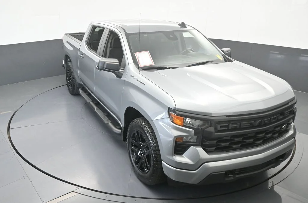 Used 2025 Sterling Gray Metallic Chevrolet Custom image 47